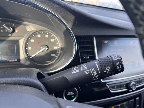 Used 2021 Buick Encore Preferred image 14