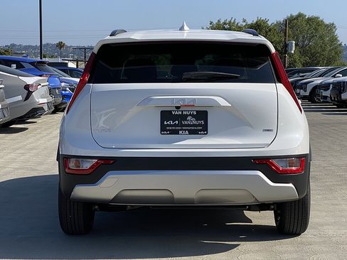 New 2026 Kia Niro LX FWD image 3