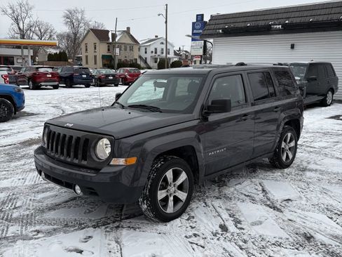 Used 2016 Jeep Patriot High Altitude image 2