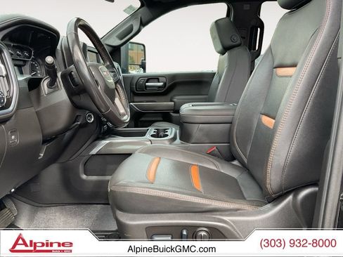 Used 2022 GMC Sierra 2500 AT4 w/ AT4 Preferred Package AWD/4WD image 9