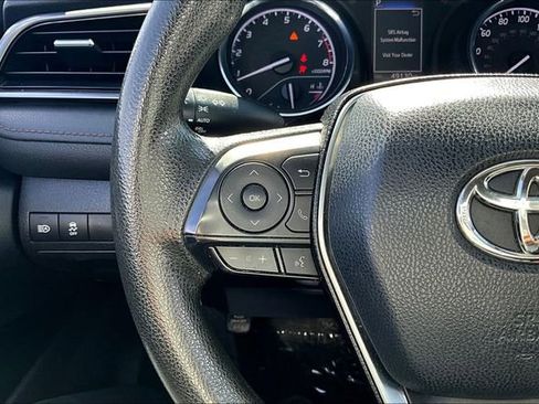 Used 2019 Toyota Camry LE image 10