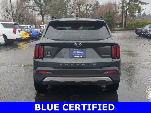 Used 2021 Kia Sorento EX w/ EX AWD X-Line Package image 4