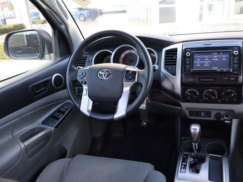 Used 2015 Toyota Tacoma PreRunner w/ TRD Sport Package image 15