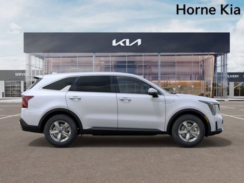 New 2025 Kia Sorento LX image 7