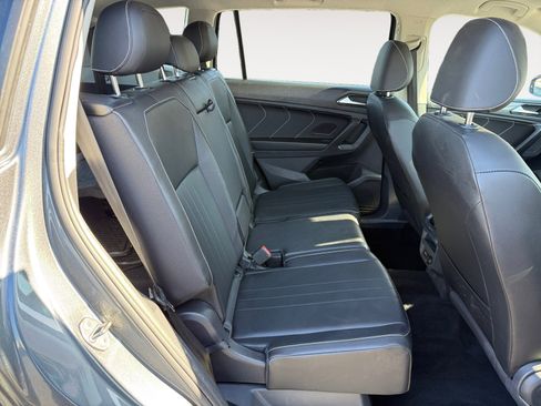 Used 2022 Volkswagen Tiguan SE image 18