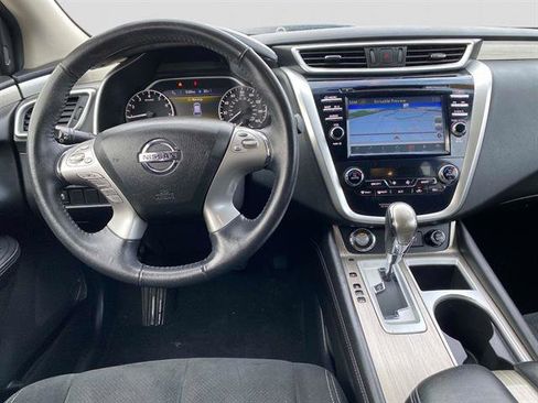 Used 2018 Nissan Murano SV image 10
