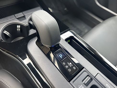 Used 2025 Toyota Prius XLE image 16