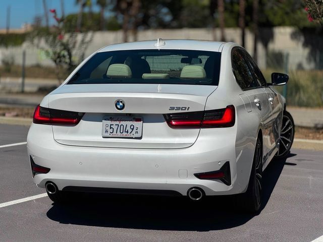 Used 2019 BMW 330i Sedan w/ Premium Package RWD image 18