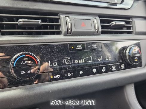 Used 2024 Nissan Pathfinder S AWD/4WD image 20