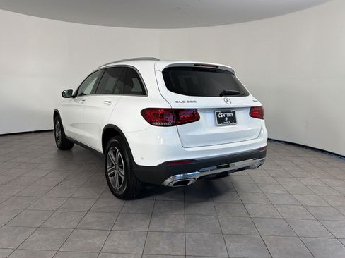 Used 2021 Mercedes-Benz GLC 300 4MATIC image 3