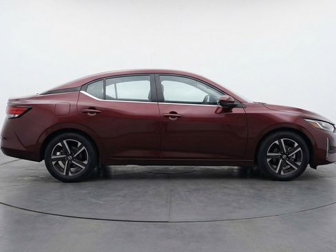 Used 2025 Nissan Sentra SV image 11