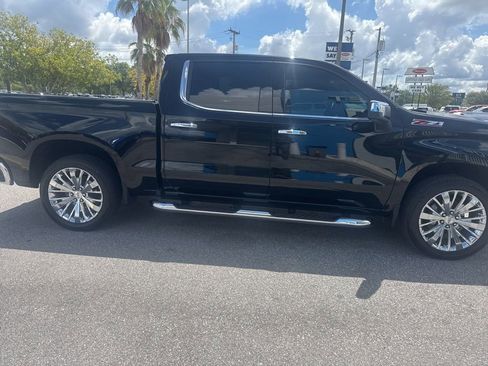 Used 2024 Chevrolet Silverado 1500 LTZ w/ Technology Package AWD/4WD image 4