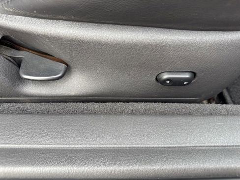 Used 2002 Ford Thunderbird Base image 32