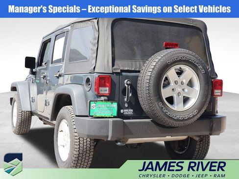 Used 2017 Jeep Wrangler Unlimited Sport w/ Quick Order Package 24S AWD/4WD image 3