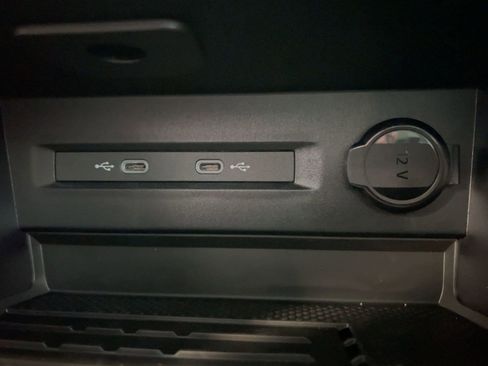 New 2026 Volkswagen Taos SE image 31