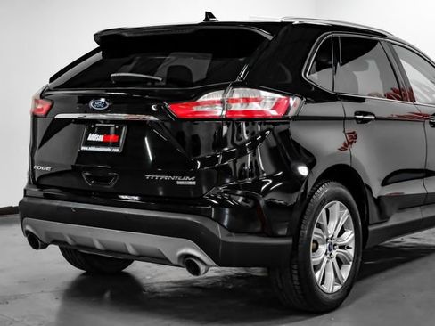 Used 2019 Ford Edge Titanium image 12