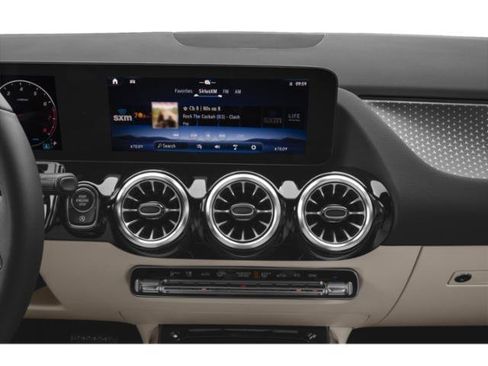 New 2026 Mercedes-Benz GLA 250 GLA 250 image 19