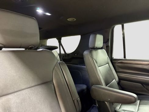 Used 2021 Chevrolet Suburban LT image 31