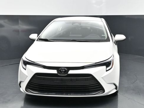 Used 2026 Toyota Corolla LE FWD image 8