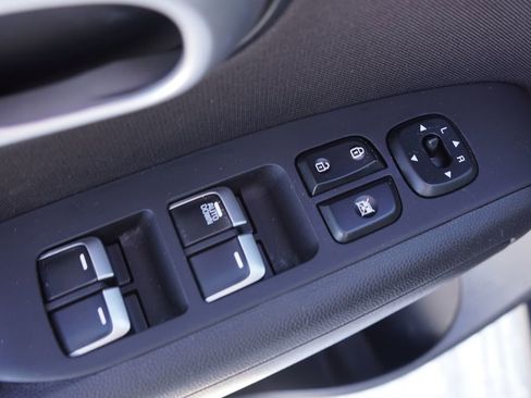 Used 2018 Kia Soul w/ Convenience Package image 20