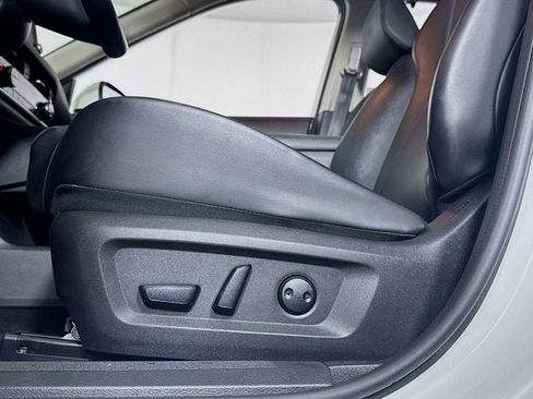 Used 2022 Nissan Rogue SV w/ SV Premium Package image 17