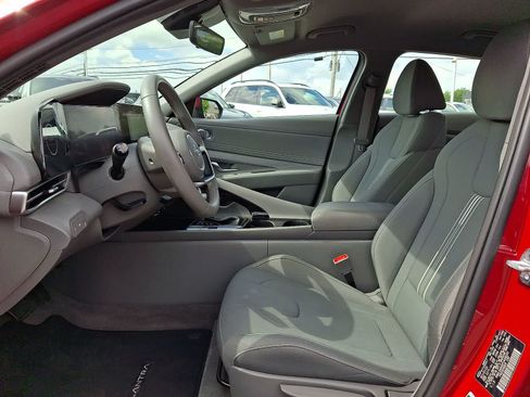 Used 2023 Hyundai Elantra SEL w/ Convenience Package FWD image 14