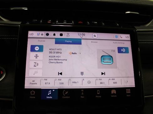 Used 2023 Jeep Grand Cherokee L Limited w/ Luxury Tech Group II AWD/4WD image 3