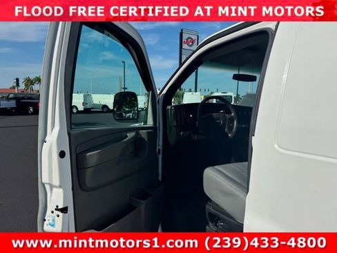 Used 2014 GMC Savana 2500 RWD image 27