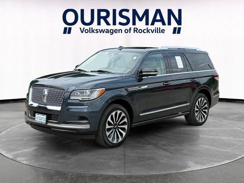 Used 2024 Lincoln Navigator Reserve AWD/4WD image 2