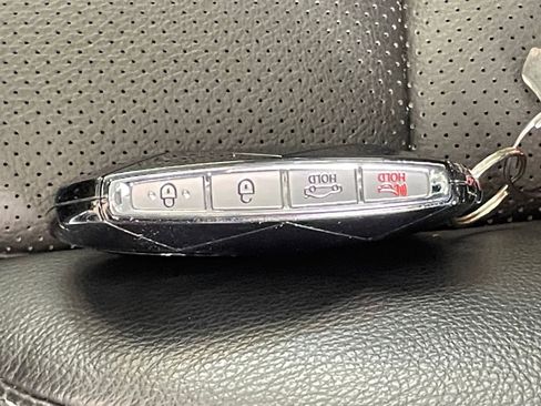 Used 2025 Genesis G70 2.5T image 24