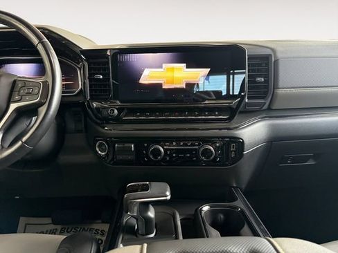 Used 2022 Chevrolet Silverado 1500 ZR2 w/ Technology Package AWD/4WD image 9