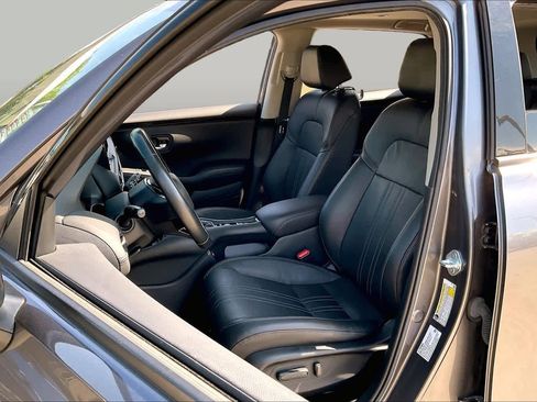Used 2023 Honda HR-V EX-L image 8