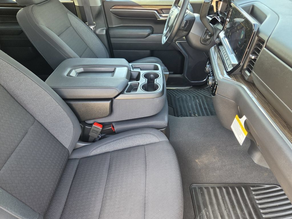 Used 2024 Chevrolet Silverado 1500 LT RWD image 12