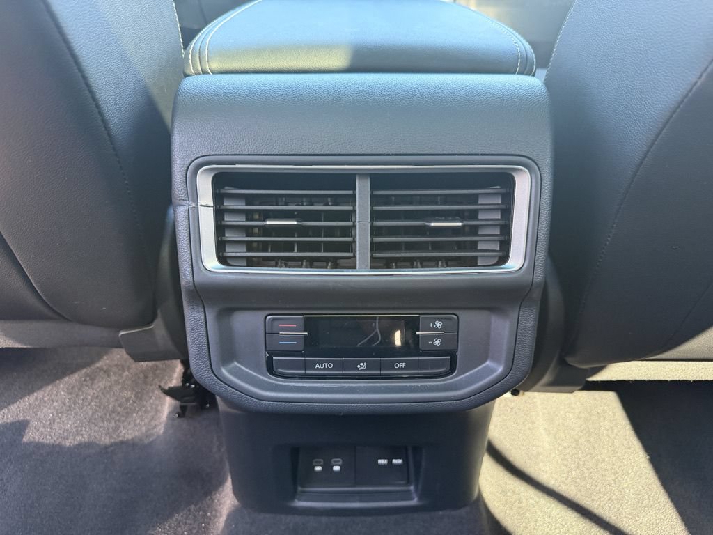 Used 2024 Volkswagen Atlas SE AWD/4WD image 27