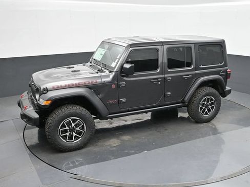 Used 2024 Jeep Wrangler Unlimited Rubicon w/ Technology Group AWD/4WD image 34