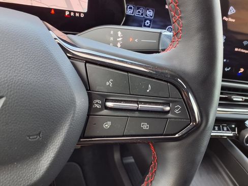Used 2025 Chevrolet Equinox EV RS FWD image 15