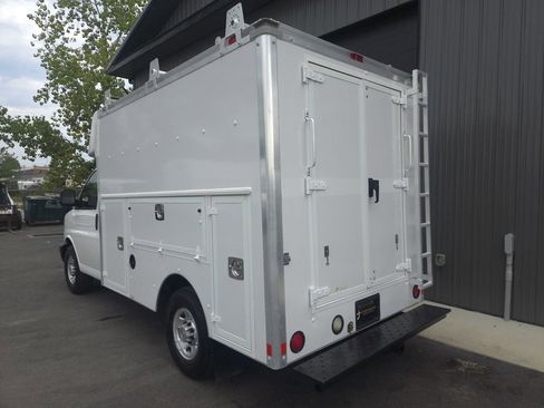 Used 2014 Chevrolet Express 3500 image 3