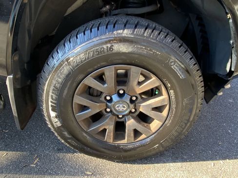 Used 2021 Toyota Tacoma SR5 image 17