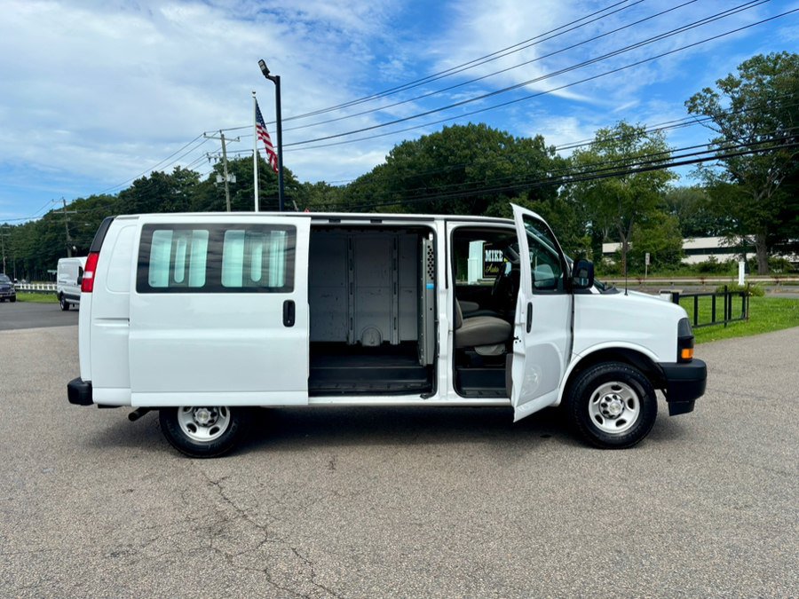 Used 2022 Chevrolet Express 2500 w/ Driver Convenience Package RWD image 5