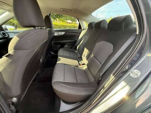 Used 2024 Kia Forte LXS w/ LXS Technology Package FWD image 11