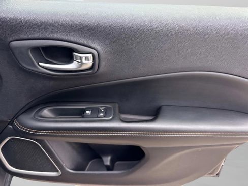 Used 2018 Jeep Compass Sport w/ Tech Group image 20