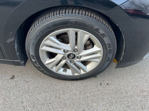 Used 2019 Hyundai Elantra SEL w/ Cargo Package image 11