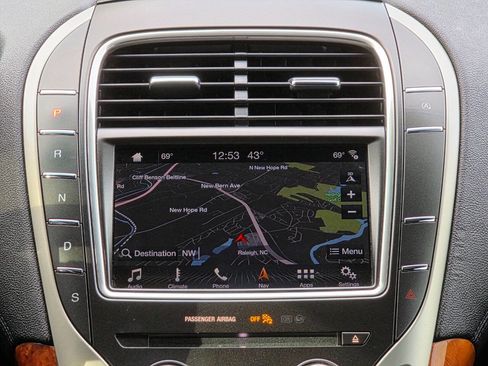 Used 2019 Lincoln Nautilus Reserve image 26