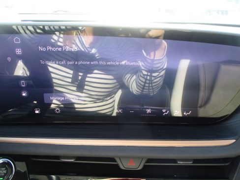 Used 2025 Buick Envision Sport Touring AWD/4WD image 21