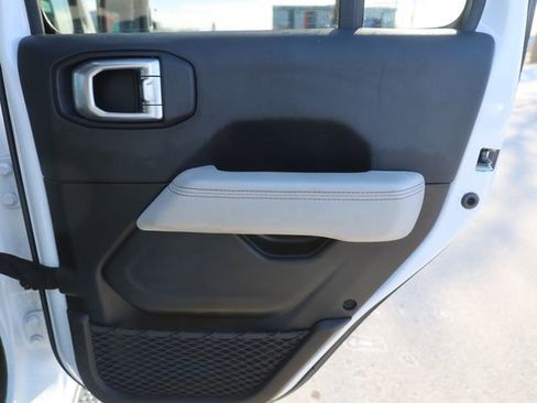 Used 2021 Jeep Wrangler Unlimited Sahara AWD/4WD image 20