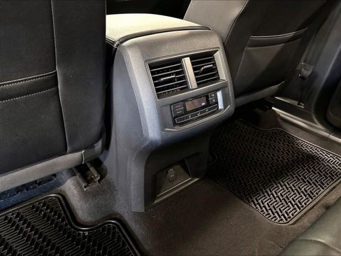 Used 2023 Volkswagen Atlas SE FWD image 13