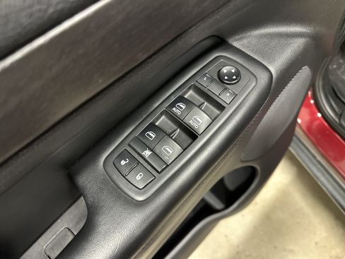 Used 2018 Jeep Grand Cherokee Laredo AWD/4WD image 15