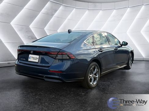 Used 2024 Honda Accord EX image 5