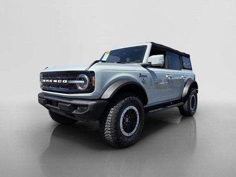 Used 2022 Ford Bronco Outer Banks w/ Sasquatch Package AWD/4WD image 8