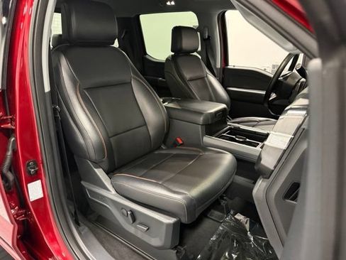 Used 2025 Ford F250 Lariat w/ Black Appearance Package AWD/4WD image 32